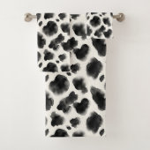 Black and White Cow Print Pattern Badhandtuch Set (Insitu)