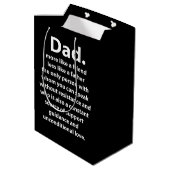 Black and White Dad Daddy Quote Mittlere Geschenktüte (Rückseite Schrägansicht)