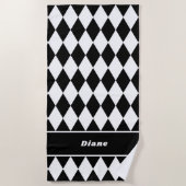 Black and White Diamond Pattern Personalized Strandtuch (Vorderseite)