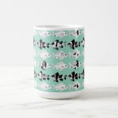 Black and white fish on teal background  kaffeetasse (Mittel)