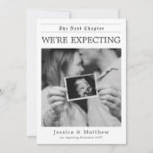 Black and White Gender Neutral Newspaper Pregnancy Ankündigung (Vorderseite)