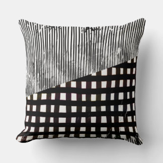 Black and White Geometric Abstract Glitch  Kissen