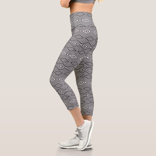 Black and White Geometric Pattern Capri Leggings (Links)
