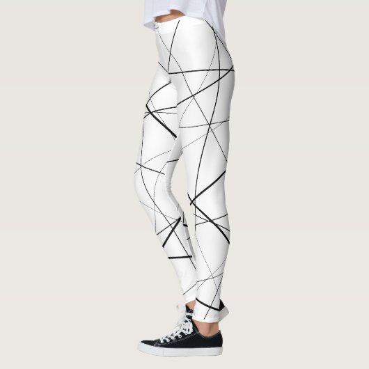 Black and white geometric pattern leggings (Links)