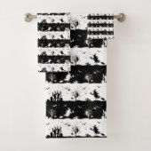 Black and White Halloween Nightmare Stripes Badhandtuch Set (Insitu)