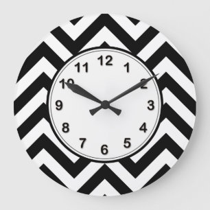 Black and White Large Chevron ZigZag Pattern Große Wanduhr