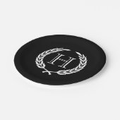 Black and White Laurel Wreath Pappteller (Schrägansicht)