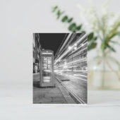 Black and White London Street at Night Postkarte (Stehend Vorderseite)