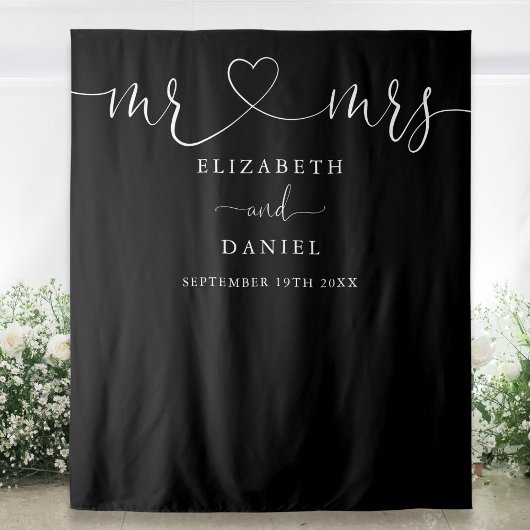 Black and White Mr. und Mrs. Heart Script Wedding Wandteppich