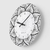 Black And White Ornate Mandala Lace Design Große Wanduhr (Winkel)