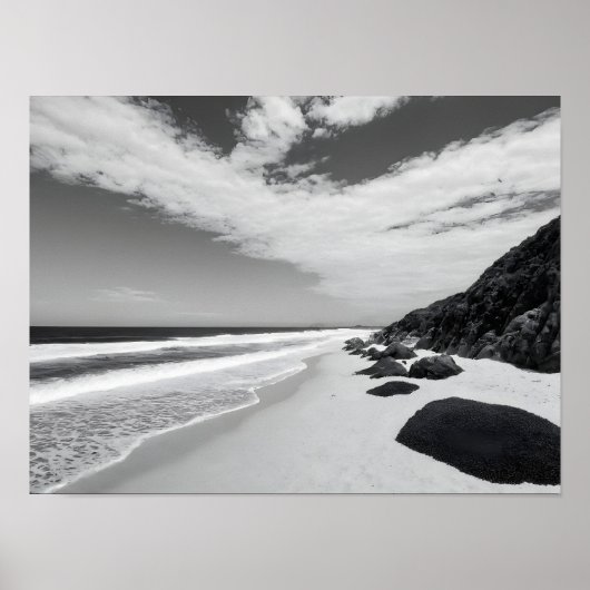 Black And White Rocky Ocean Waves Seascape Poster (Vorne)