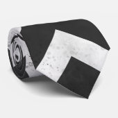 Black and white Rustic Chevron pattern Krawatte (Gerollt)