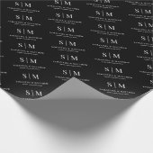 Black and White Simple Couple Monogram Geschenkpapier (Ecke)