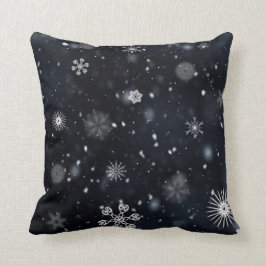 Black and White Snowflake Kissen