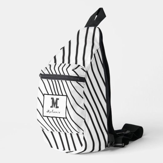 Black and white striped Abstract minimal Monogram Crossbody Bag (Rechte Ecke)