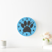 Black and White Striped Puppy Paw Print On Blue Runde Wanduhr (Zuhause)