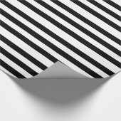 Black And White Stripes Classic Geschenkpapier (Ecke)