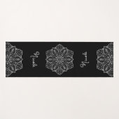 Black And White Stylish Mandala With Custom Name Yogamatte (Vorderseite (Horizontal))