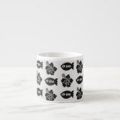 Black and White Tiki Fish and Flower Pattern Espressotasse (Vorderseite)