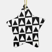 Black and White Triangle getric shape pattern Keramikornament (Links)