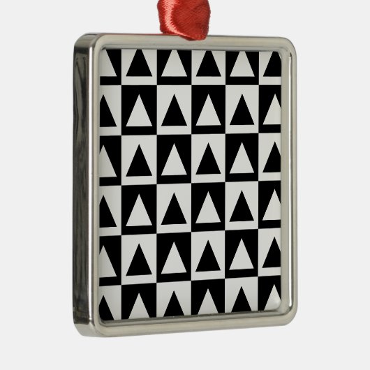 Black and White Triangle getric shape pattern Ornament Aus Metall (Rechts)