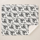Black and White Tribal Scorpion Pattern Sherpadecke (Vorderseite (Horizontal))