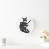 Black and white Tuxedo cat clock Runde Wanduhr (Zuhause)