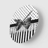 Black And White Victorian Stripes With Bow Runde Wanduhr (Winkel)