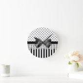 Black And White Victorian Stripes With Bow Runde Wanduhr (Zuhause)