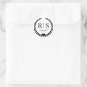 Black and White Wedding Monogram Initials Runder Aufkleber (Tasche)
