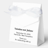 Black and White Wedding Tent Style Favor Boxes Geschenkschachtel (Vorderseite)