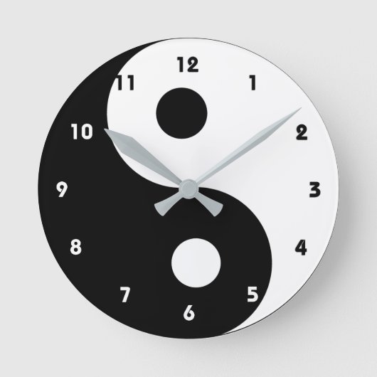 Black and White Yin Yang Trendy Runde Wanduhr (Vorderseite)