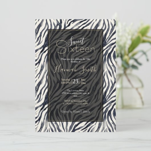 Black and White Zebra Print Pattern Sweet Sixteen  Einladung (Stehend Vorderseite)
