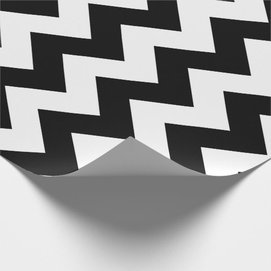 Black and White Zigzag Geschenkpapier (Ecke)