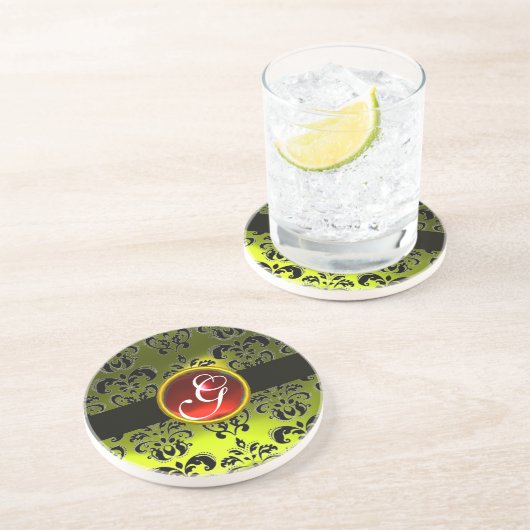 BLACK AND YELLOW DAMASK Red Ruby Monogram Sandstein Untersetzer (Seite)