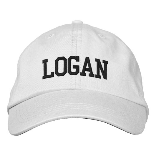 Black Athletic Block Monogram Custom Name Bestickte Baseballkappe (Vorderseite)