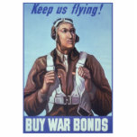 Black Aviators: Militärischer Kampfdienst der USA Fotoskulptur Ornament<br><div class="desc">Die schwarzen Piloten der 332. Kampfgruppe waren Pioniere, die sich rassischen Barrieren entzogen und ihre Wertschätzung im Himmel des Zweiten Weltkriegs unter Beweis stellten. Diese mutigen Männer mit unterschiedlichem Hintergrund traten dem Kampf für Freiheit und Gleichheit bei und verließ ein dauerhaftes Erbe, das Generationen weiterhin inspiriere. - Ein solcher Pilot...</div>