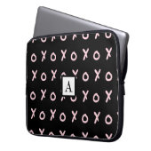 Black & Baby Pink X O XO XO Niedlich Trendy Laptopschutzhülle (Vorderseite Links)