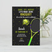 Black Background Tennis Einladung zum Geburtstag (Stehend Vorderseite)