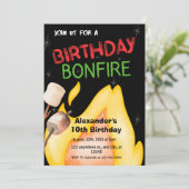 Black Backyard Birthday Bonfire Einladung (Stehend Vorderseite)