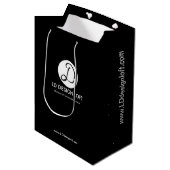 Black Bag Ihr Unternehmen Logo Website hier Custom Mittlere Geschenktüte (Vorderseite Schrägansicht)