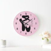 Black Ballet Shoes En Pointe Große Wanduhr (Zuhause)