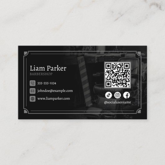 Black Barbershop Vorsitzender Soziale Medien QR-Co Visitenkarte (Vorderseite)