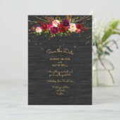 Black Barnboard String Lights Burgundy Rose Save The Date (Stehend Vorderseite)