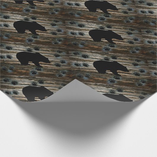 Black Bear Black Bear Paws Rustic Wood Geschenkpapier (Ecke)