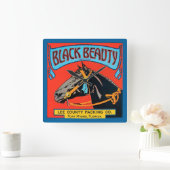 Black Beauty Horse on Red Background Quadratische Wanduhr (Zuhause)