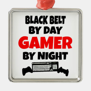 Black Belt by Day Gamer by Night Silbernes Ornament