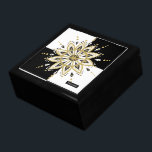 Black & Black Squares Black & Gold Mandala 2c Erinnerungskiste<br><div class="desc">Eleganter moderner schwarz-goldgelber quadratischer Hintergrund mit goldweißem und schwarzem Kreis Mandala. Benutzerdefiniertes Monogramm.</div>