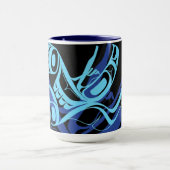 Black Blue Haida Eagle Thunder Bird Native Art Tasse (Zentrum)