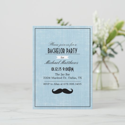Black & Blue Mustache Bachelor Party Einladung (Stehend Vorderseite)